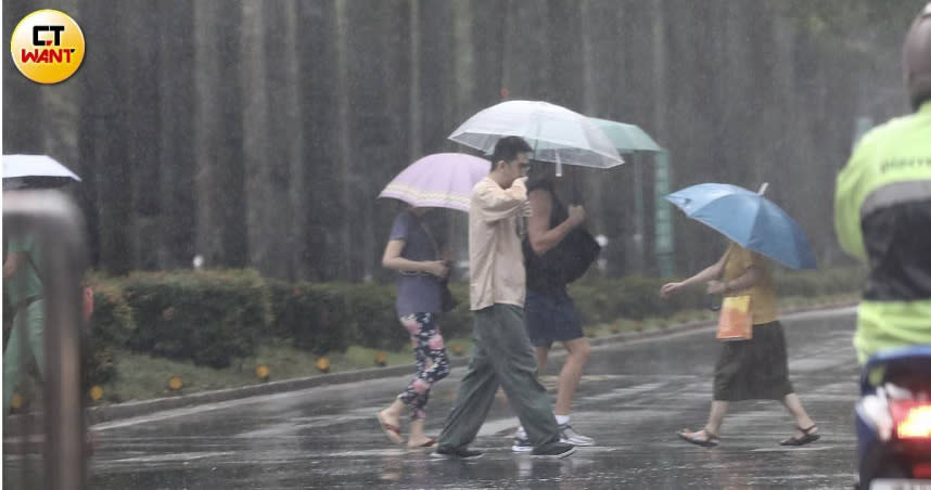 山陀兒颱風為台灣帶來雨量和災情，也創下6大紀錄。（圖／劉耿豪攝）