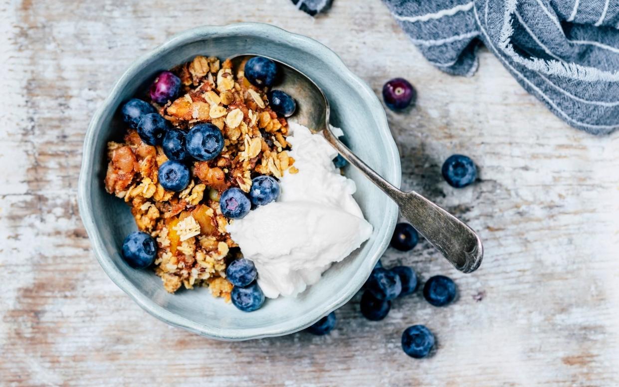 A bowl of apple-blueberry crumble