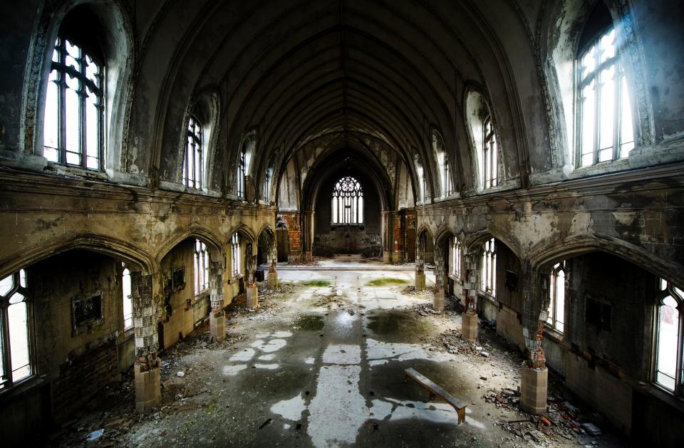 abandoned church detroit