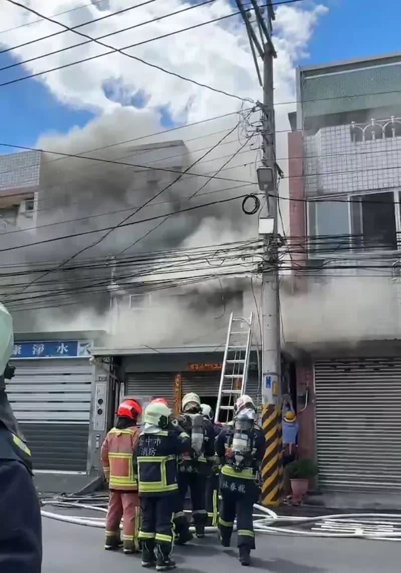 台中市烏日民宅火警，老翁逃生不及燒成焦屍。（圖／翻攝自臉書）