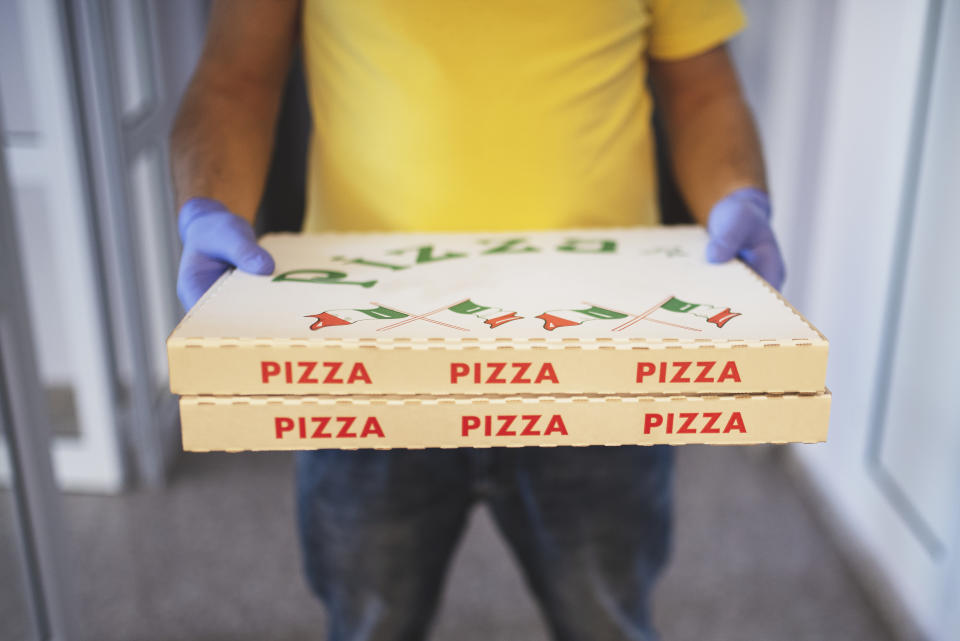 Statt eines Trinkgelds fand der Pizzabote nur einen Zettel an der Tür vor. (Symbolbild: Getty Images)