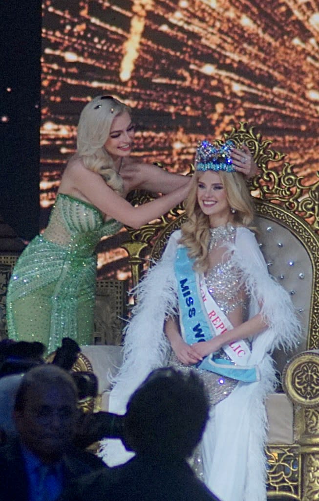 Krystyna Pyszkova is crowned Miss World 2024 by previous winner Karoline Bielawska on March 9, 2024. Getty Images