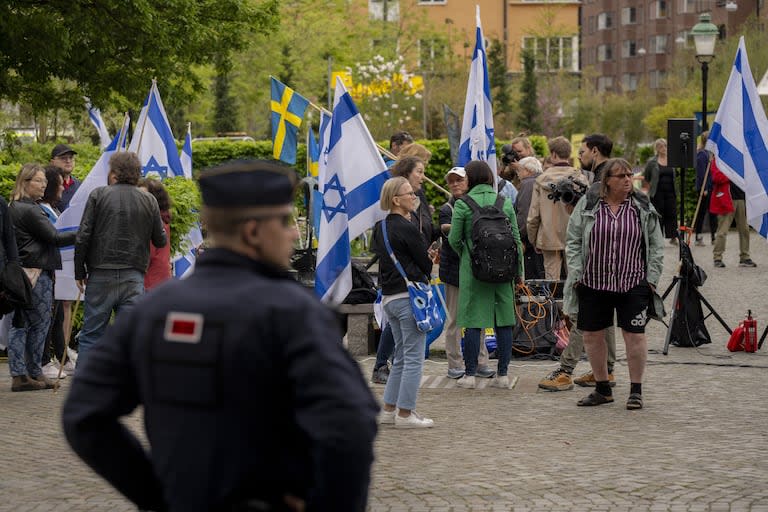 Manifestantes pro-Israel participan de una contramarcha en Malmo