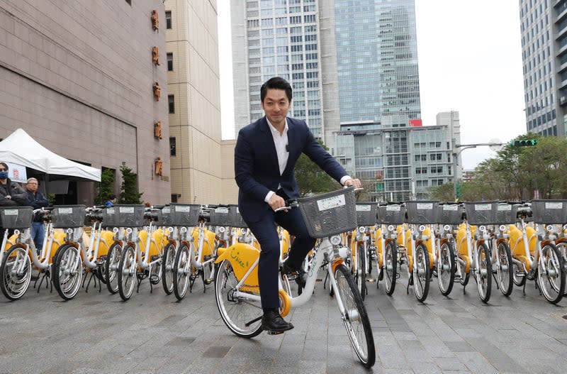 台北市長蔣萬安宣布，28日起騎YouBike前30分鐘免費。中央社