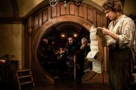 <b>"Der Hobbit - eine unerwartete Reise"</b><br><br> Im Mittelpunkt von „Der Hobbit“ steht der Titelheld Bilbo Beutlin, der unversehens an einer epischen Mission teilnehmen muss: Er soll den Zwergen helfen, ihren Schatz wieder zurückzugewinnen, den der Drache Smaug auf dem Berg Erebor versteckt hält. Der deutsche Kinostart soll am <b>13. Dezember 2012 </b>sein. (Bild: Warner)