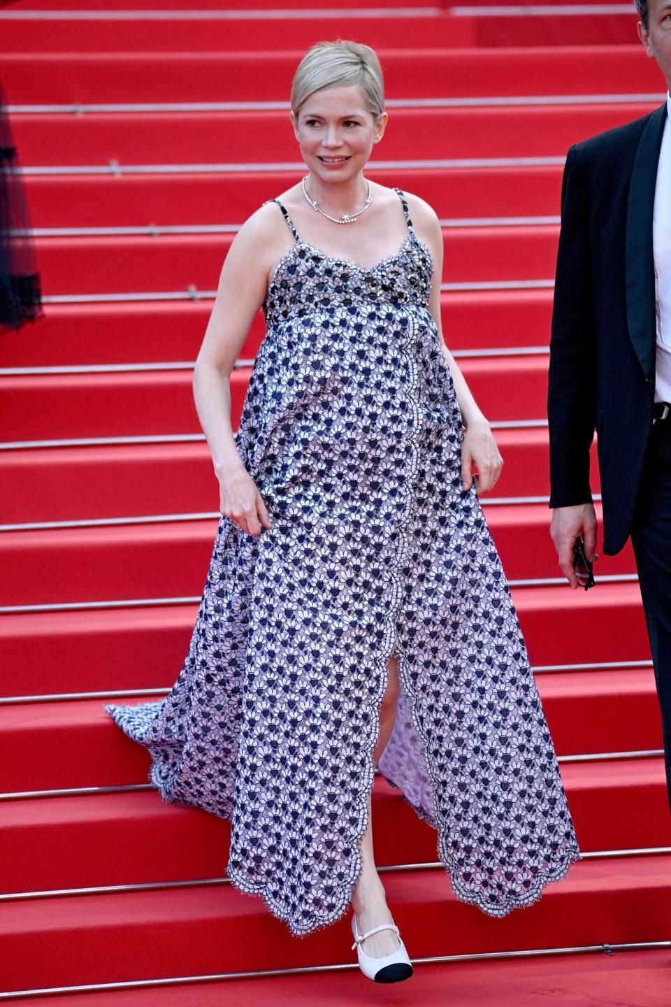 CANNES, FRANCE - MAY 27: Michelle Williams attends the screening of "Showing Up" during the 75th annual Cannes film festival at Palais des Festivals on May 27, 2022 in Cannes, France. (Photo by Lionel Hahn/Getty Images)