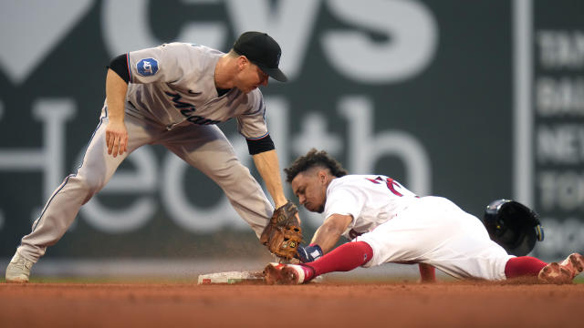 No-hit attempt for Red Sox RHP Brayan Bello ends with 8th-inning infield  single