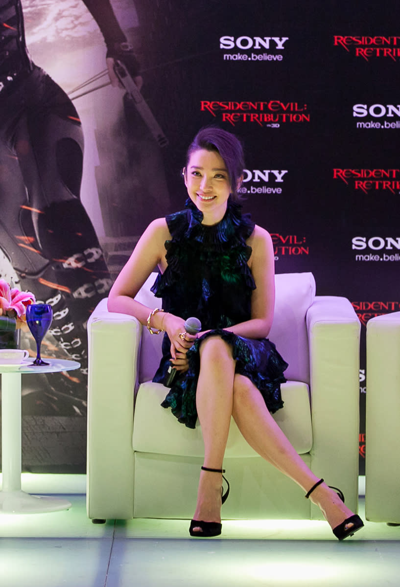 <p>It was Chinese actress <b>Li Bingbing</b>'s first appearance in Malaysia, but she received a superstar welcome nevertheless.</p> <p>The 39-year-old was in town recently to promote her latest movie, 'Resident Evil: Retribution', in Sunway Pyramid on Friday. Li, who plays zombie killer Ada Wong in the popular movie series, stars alongside Milla Jovovich in the latest instalment.</p>