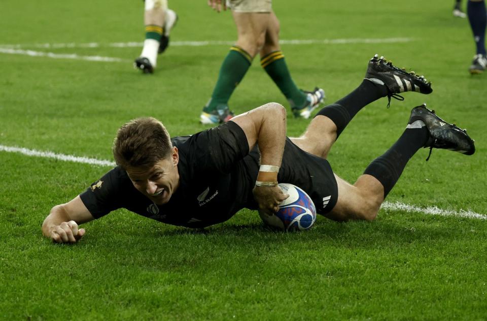 Beauden Barrett of New Zealand scores a try (EPA)