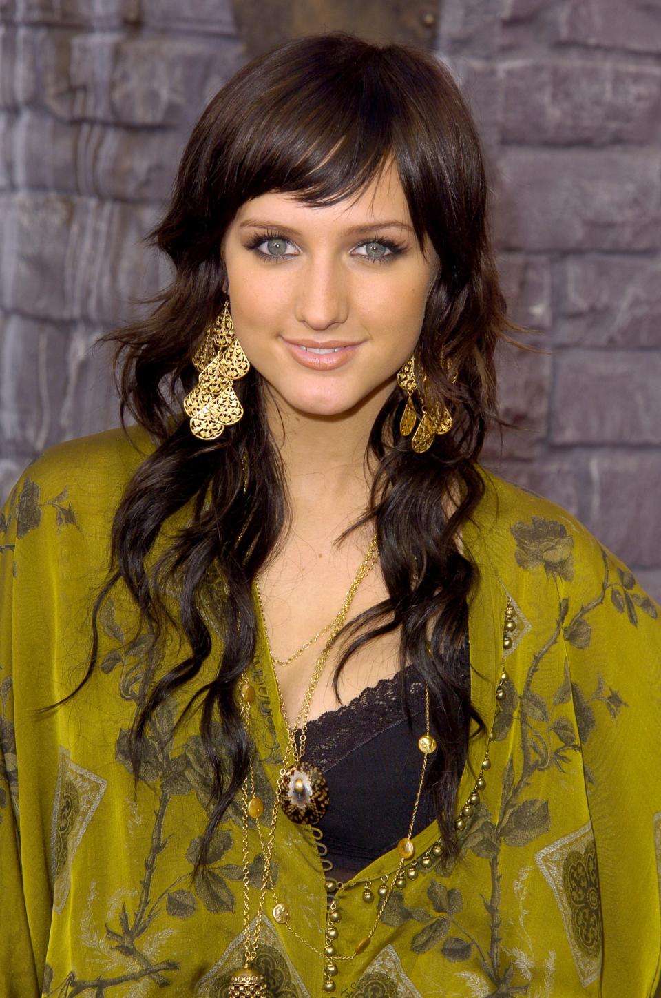 Ashlee Simpson was an early pioneer of side bangs.