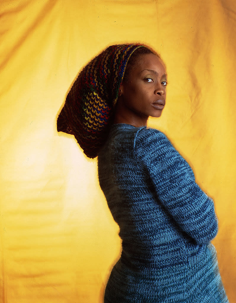 Badu posing for a portrait in 2000