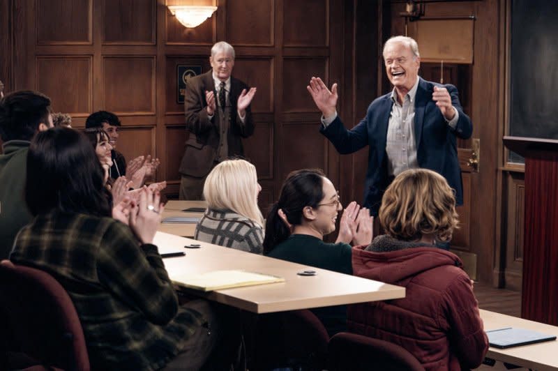 Frasier (Kelsey Grammer, R) teaches a class while Alan (Nicholas Lyndhurst) observes. Photo courtesy of Paramount+ and CBS Studios