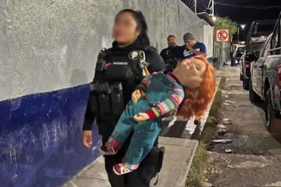 Chucky, el muñeco diabólico, es arrestado junto a su dueño por cometer atracos