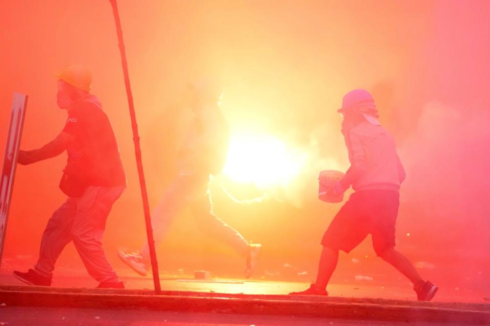 PERÚ-PROTESTAS-GASES LACRIMÓGENOS (AP)