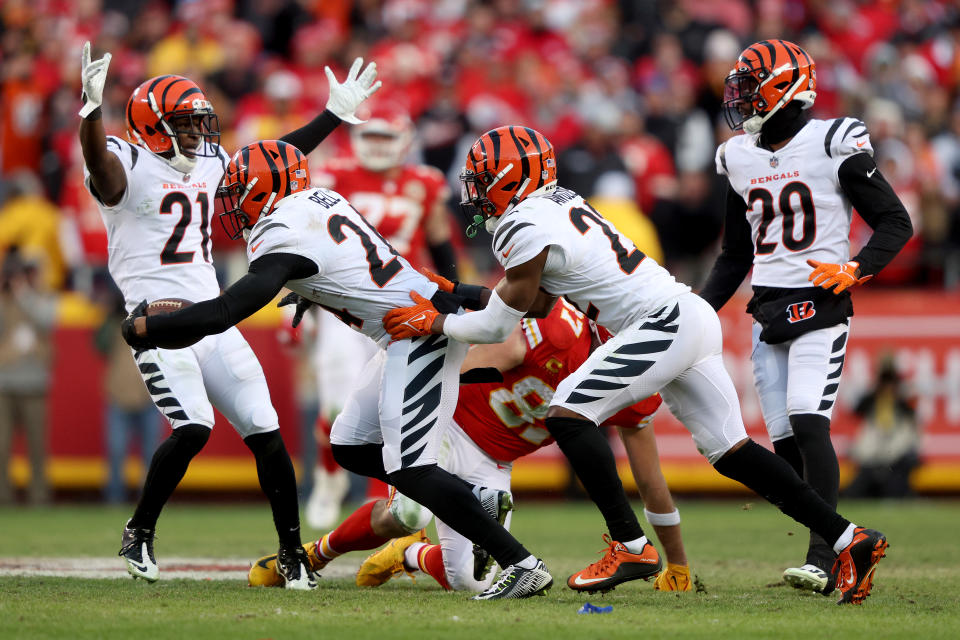 Von Bell (second from left) and the Bengals' defense held up in overtime against the Chiefs ... unlike the Bills last week. (Photo by Jamie Squire/Getty Images)