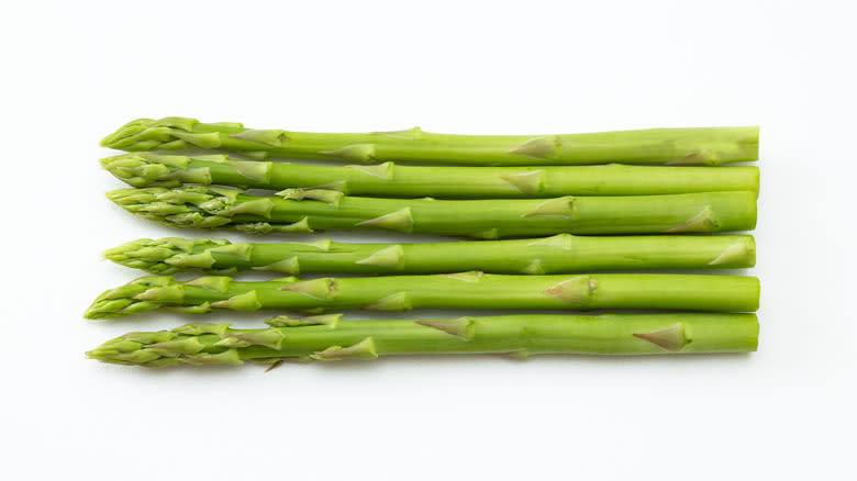asparagus spears lined up
