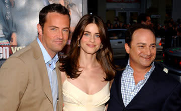 Matthew Perry , Amanda Peet and Kevin Pollack at the world premiere of Warner Brothers' The Whole Ten Yards