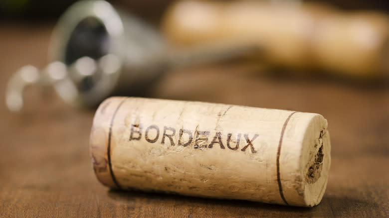 Bordeaux cork by corkscrew