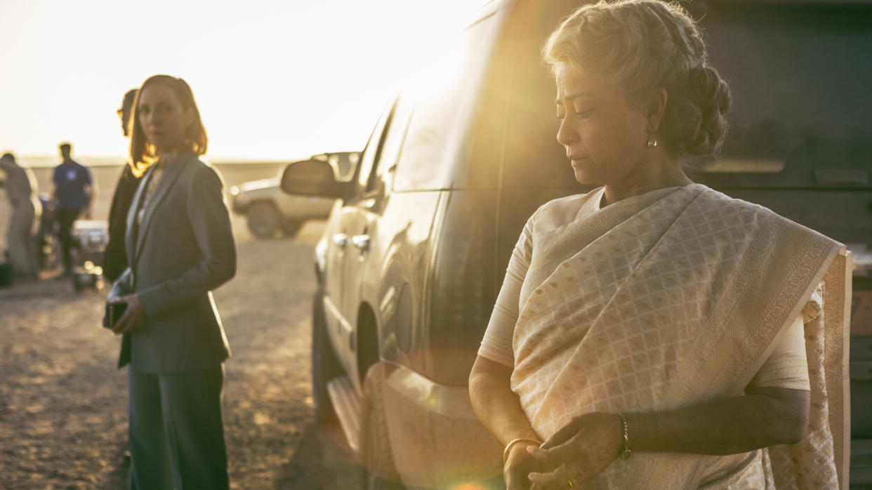 (L-R): Katharina Schüttler as Nora and Sheeba Chaddha as Benisha Mudhi in <em>The Signal</em><span class="copyright">Sifeddine Elamine—Netflix</span>