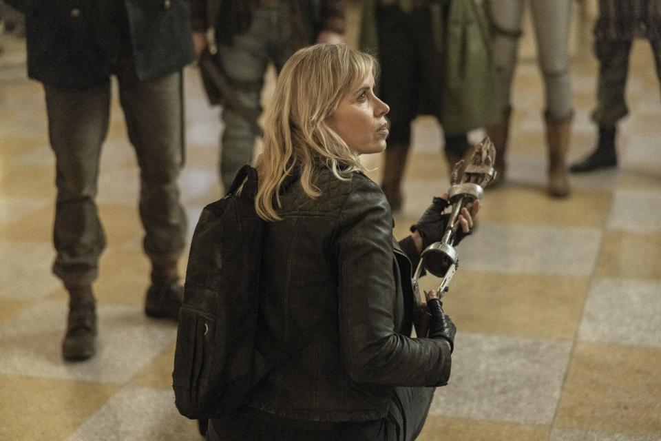 Kim Dickens on 'Fear the Walking Dead'