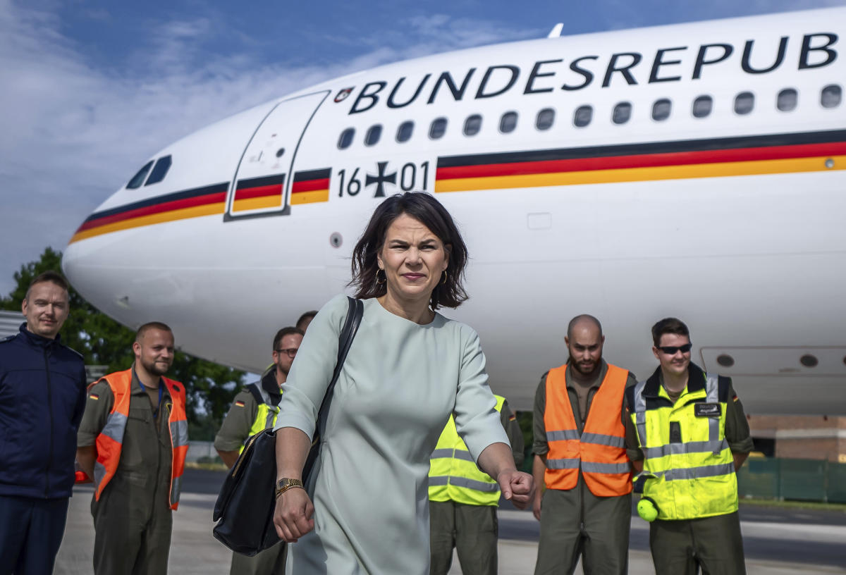 The German foreign minister is stuck in Abu Dhabi after another government plane problem