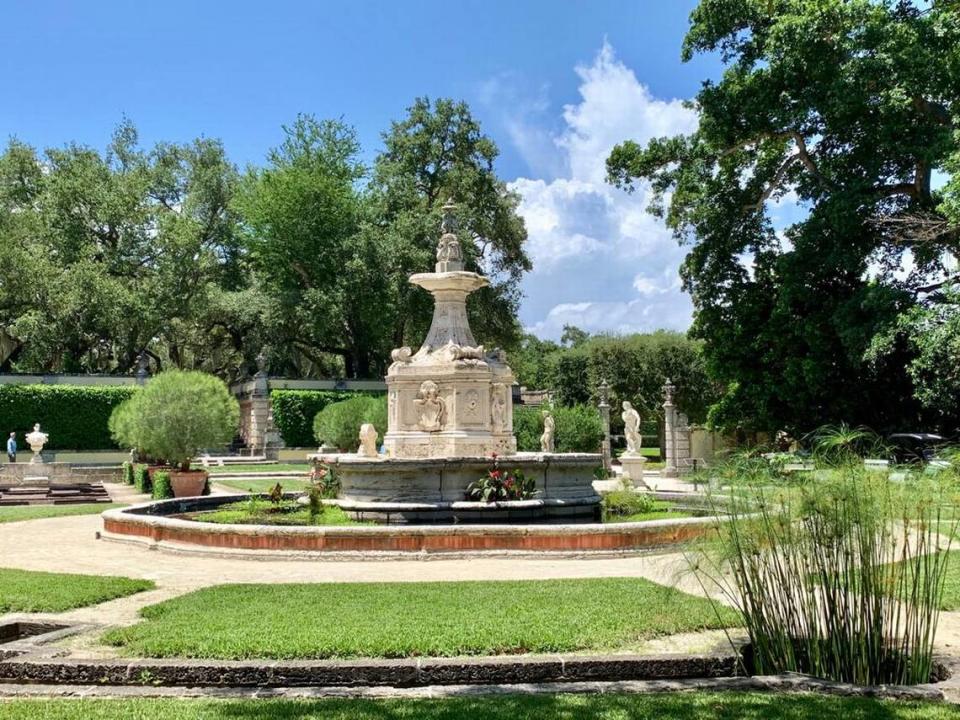 Vizcaya Museum and Gardens is open.