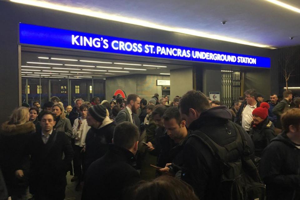 Confused Londoners plan new routes home after King's Cross evacuation (@Xanthi7)