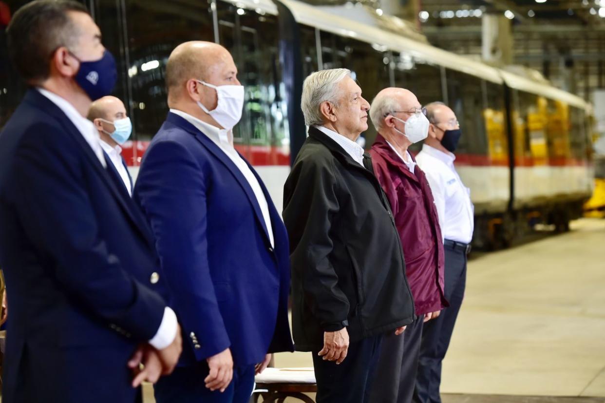 TONALÃ, JALISCO, 12SEPTIEMBRE2020. -  AndrÃ©s Manuel LÃ³pez Obrador, presidente de MÃ©xico, encabezÃ³ la inauguraciÃ³n de la LÃ­nea 3 del Tren Ligero de Guadalajara. Lo acompaÃ±aron Enrique Alfaro RamÃ­rez, Gobernador de Jalisco y Carlos Alfonso MorÃ¡n Moguel, Subsecretario de Transporte de la SecretarÃ­a de Comunicaciones y Transportes. FOTO: PRESIDENCIA /CUARTOSCURO.COM AndrÃ©s Manuel LÃ³pez Obrador, presidente Constitucional de los Estados Unidos Mexicanos encabeza InauguraciÃ³n de la LÃ­nea 3, Tren Ligero de Guadalajara. Lo acompaÃ±an Enrique Alfaro RamÃ­rez, Gobernador de Jalisco y Carlos Alfonso MorÃ¡n Moguel, Subsecretario de Transporte de la SecretarÃ­a de Comunicaciones y Transportes.  Foto: Presidencia