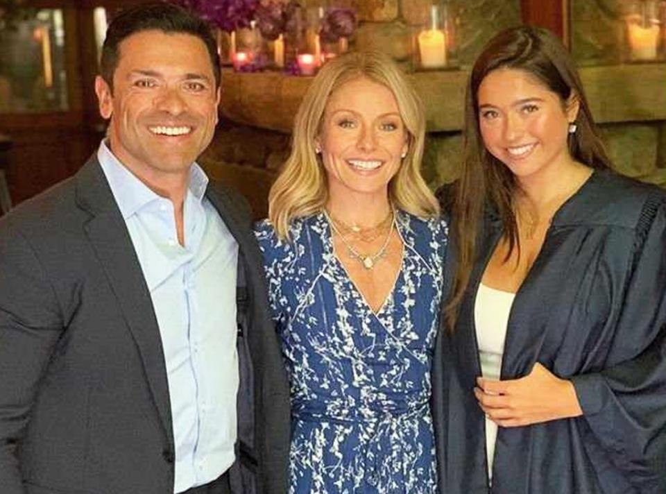 Kelly Ripa, Mark Consuelos, Lola Consuelos, Instagram