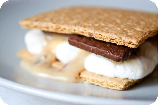 <strong>Get the <a href="http://www.adventures-in-cooking.com/2010/06/dulce-de-leche-smores.html" target="_blank">Dulce de Leche S'mores</a> recipe from Adventures In Cooking</strong>