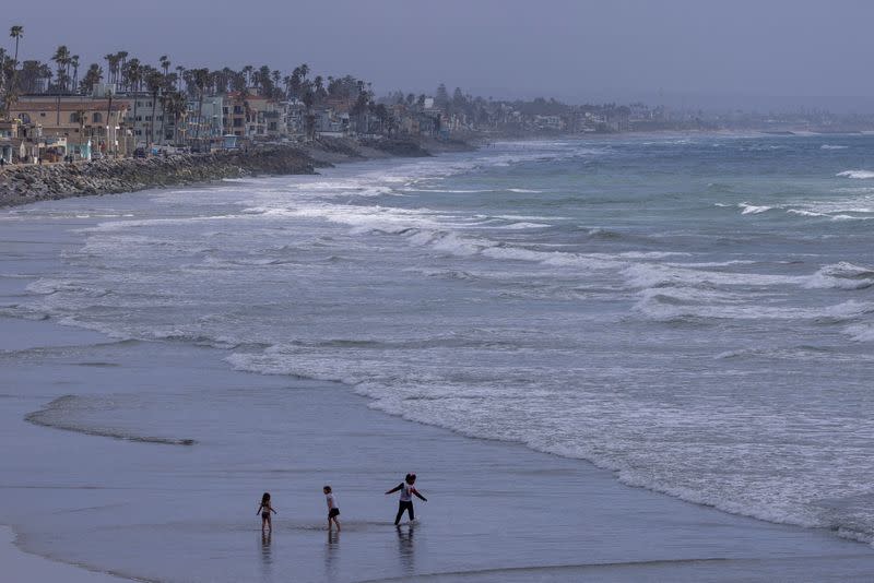 Winter storm approaches California