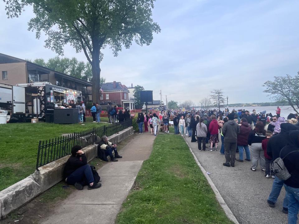 Lines for food grow in size as crowds search for dinner ahead of Thunder Over Louisville fireworks show in Indiana on Saturday, April 20, 2024.