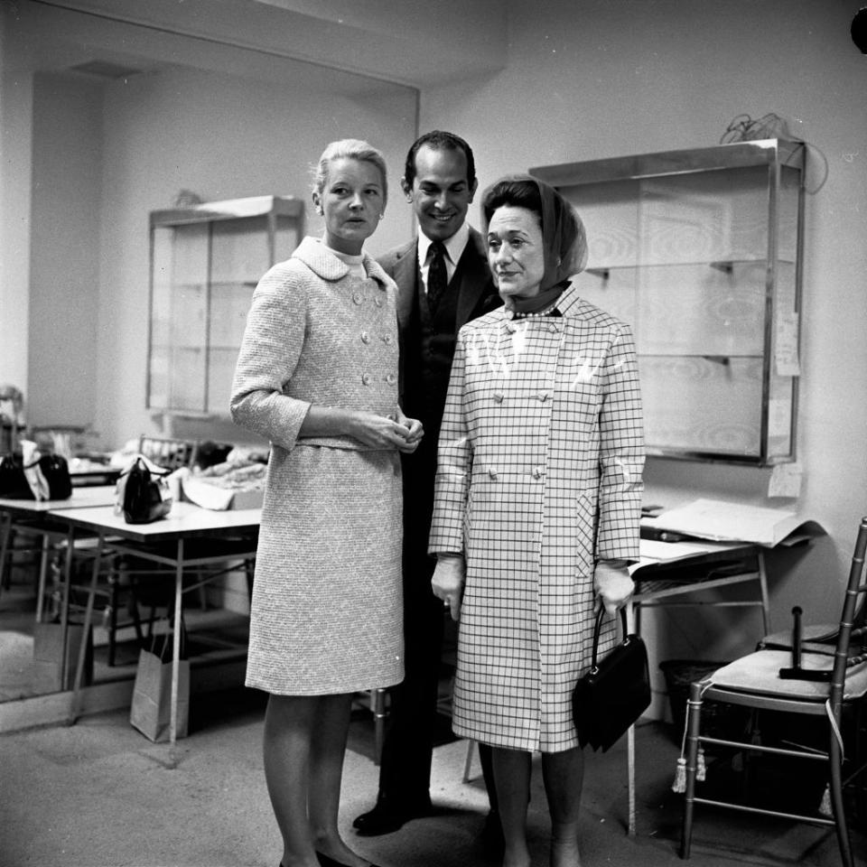 duchess of windsor and mrs winston guest meeting with oscar de la renta