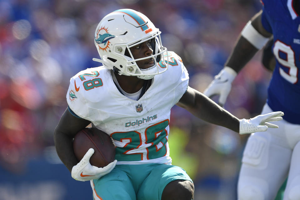 Miami Dolphins running back De'Von Achane is dealing with a knee injury. (AP Photo/Adrian Kraus)