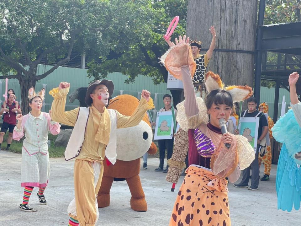 在台南最具特色的「頑皮世界野生動物園」內，除了可以看到各式動物，還可參加「動物狂歡嘉年華」活動。   圖：台南市觀光旅遊局／提供