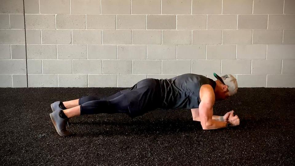 indoor workout, high to low plank