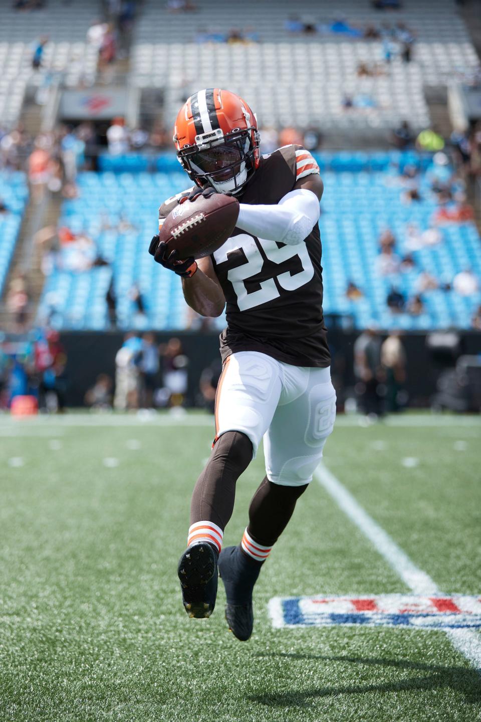Browns running back Demetric Felton Jr. catches a pass before playing the Panthers, Sunday, Sep. 11, 2022, in Charlotte, N.C.