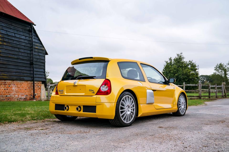 Renault Clio V6