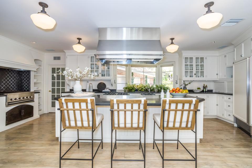 Kitchen with a large island