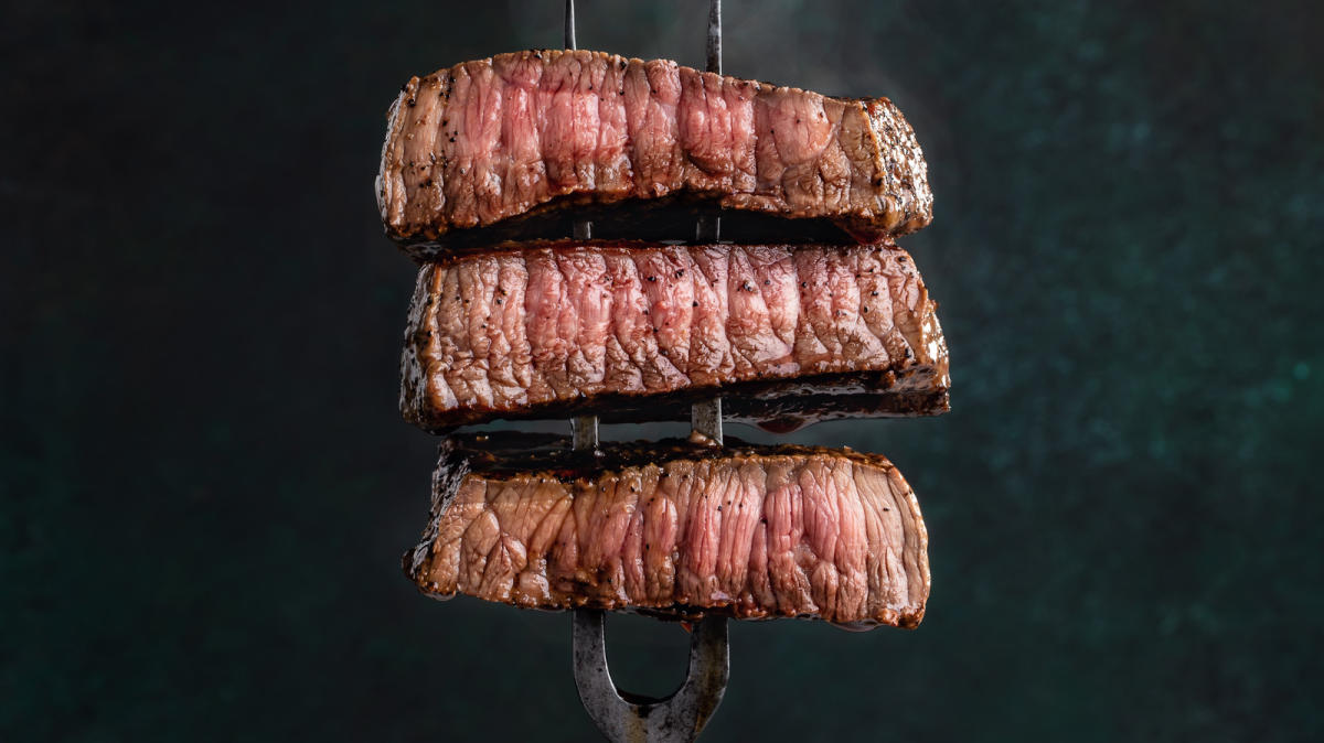 The Sliced Beef Sirloin That Gives Costco Shoppers A Real Bang For Their  Buck