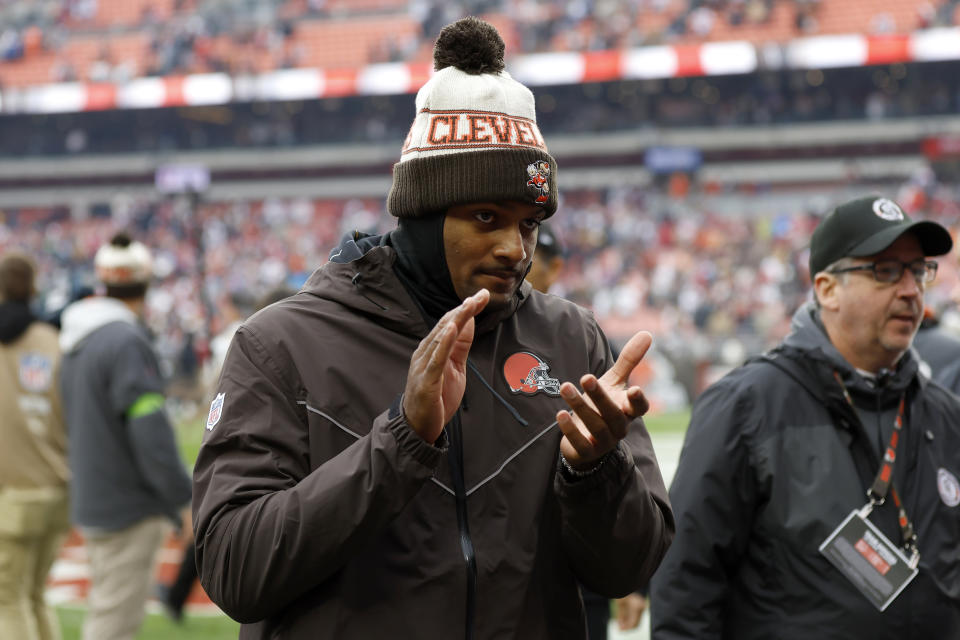 Injured Cleveland Browns quarterback Deshaun Watson applauds as he walks off the field after an NFL football game against the San Francisco 49ers Sunday, Oct. 15, 2023, in Cleveland. (AP Photo/Ron Schwane)