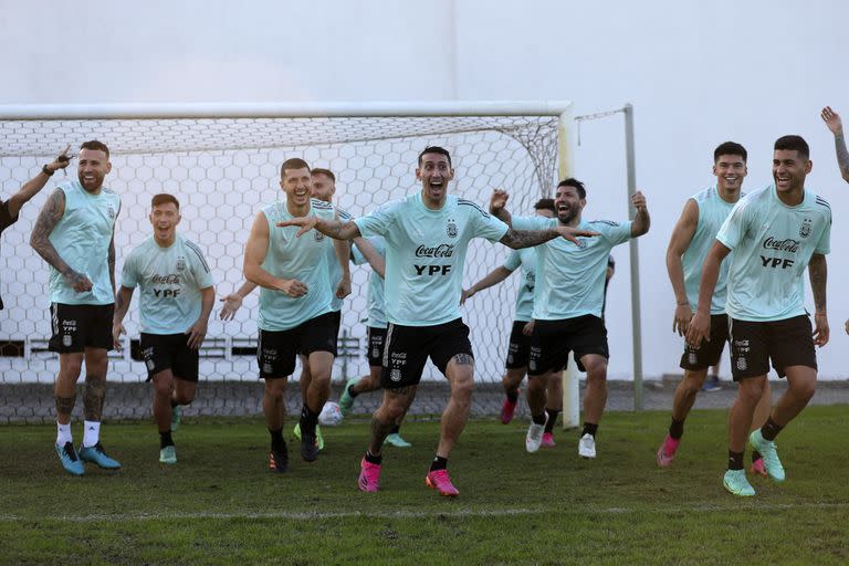 Festeja Fideo, que sería titular en la gran final de la Copa América frente a Brasil y reemplazaría a Nicolás González.