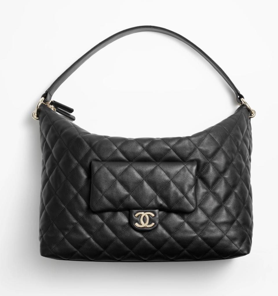 CHANEL手袋｜秋冬黑金新袋Top8！CHANEL 22價位再上高峰突破7萬、Jennie率先加持Hobo Bag