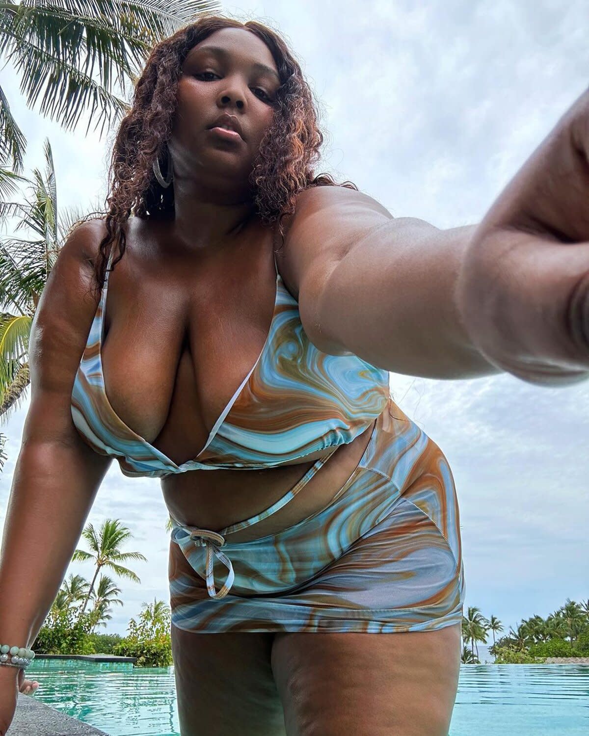 Lizzo shares "sex symbol" selfies on Instagram