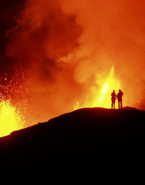 The 2005 eruption of the Galápagos volcano Sierra Negra partly filled the caldera with 160 million cubic meters of evolved basalt. Sierra Negra lies close to the core of the mantle plume imaged by Mooney's team.