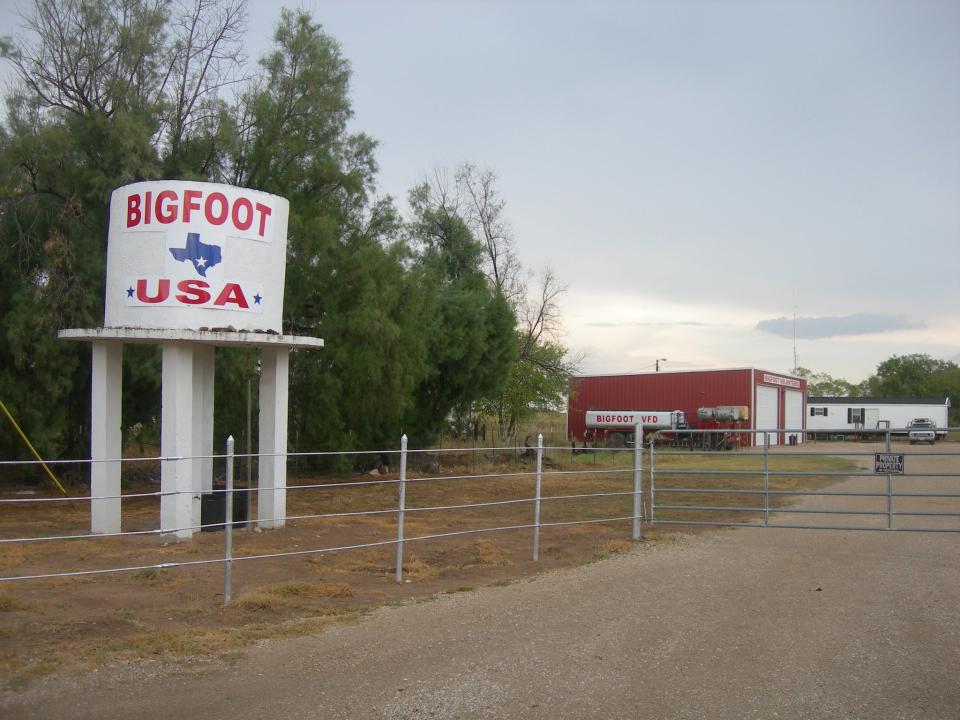 water tank in bigfoot texas