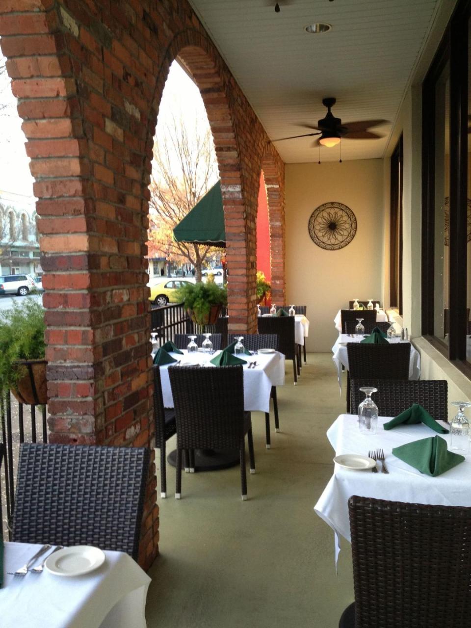Georgia: The Plaza Restaurant & Oyster Bar