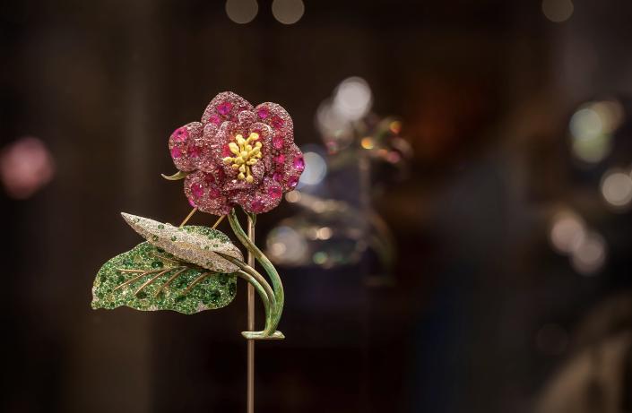 Anna Hu’s Eglantine Da Vinci brooch. - Credit: Pieter de Vries - Texel/Courtesy of Anna Hu