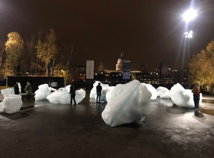 Los bloques de hielo en Londres para crear conciencia sobre el cambio climático