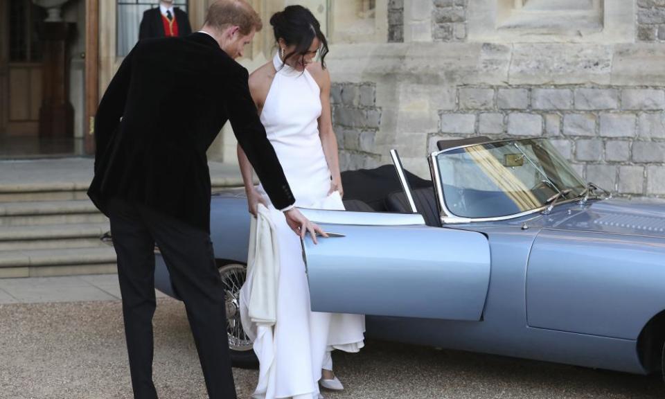Prince Harry and Meghan Markle get into a car